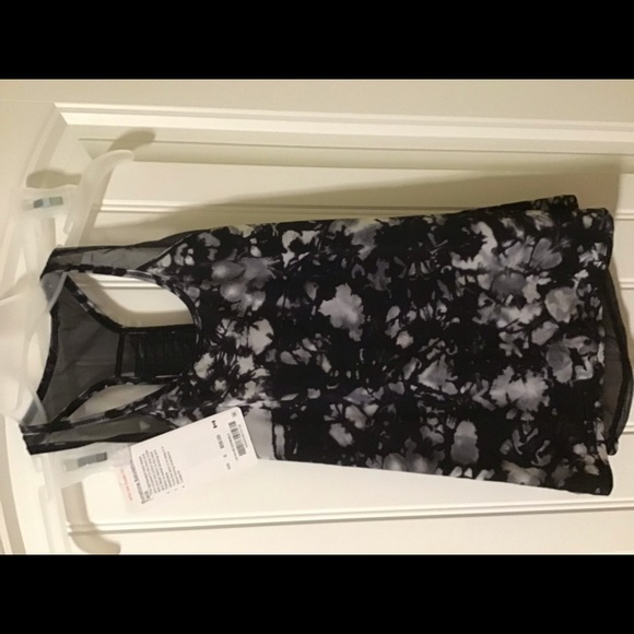 Lululemon Sunshine Salutation Tanks - Picture 3 of 7